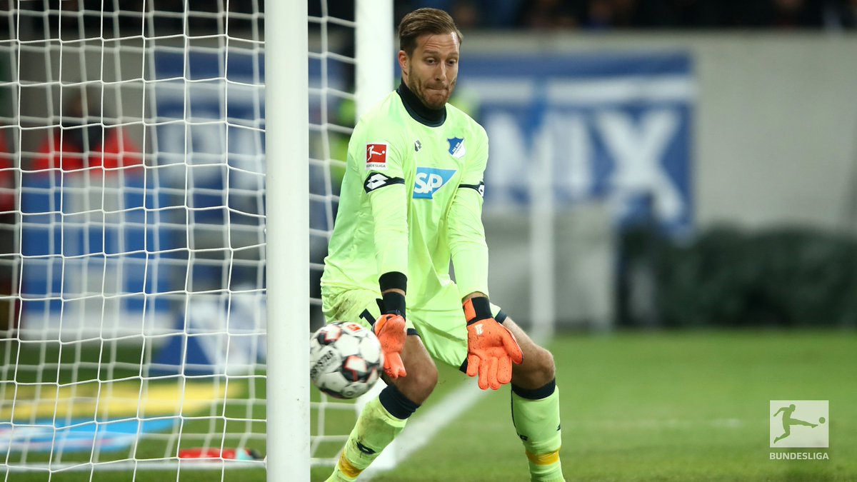 Bundesliga_EN's tweet photo. Goalkeeper - near post 🥅⚪🧤

Ball - nearer post 🥅⚽

#TSGFCB https://t.co/93bKFUX9W9