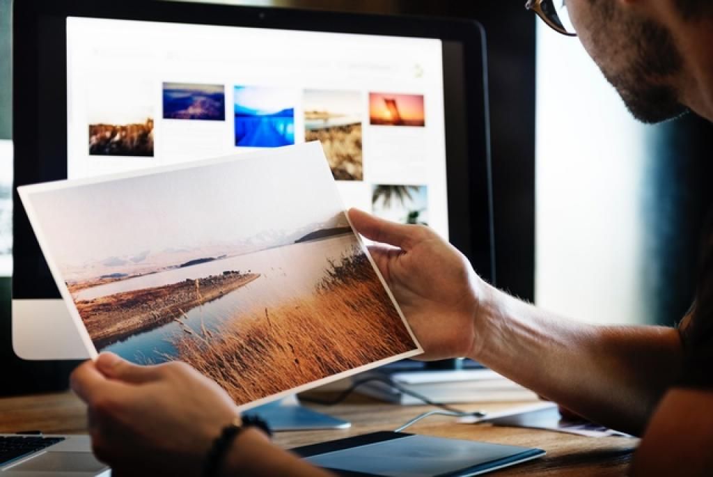 Navigating #Photoshop and #Design Tactics In An Age of #SocialMedia Marketing only on @HiringOnSocial buff.ly/2zNc5Re