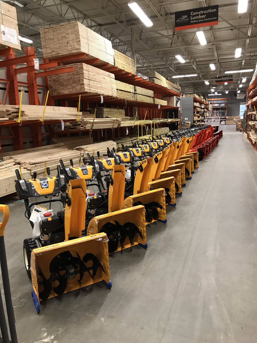 BrolaJ's tweet image. 6178 ready to help our customers prepare for the snow!  #SnowProblem