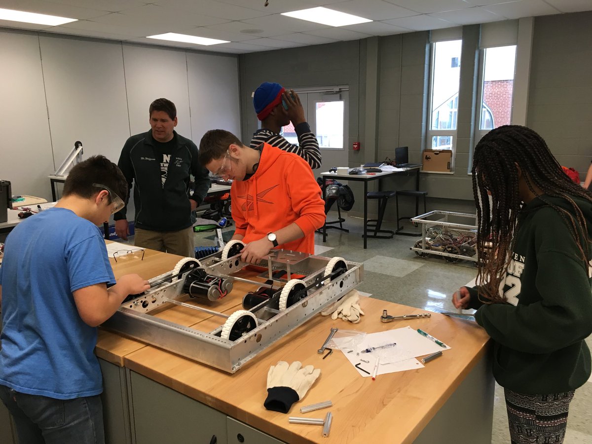 MrBarrNHHS's tweet photo. I was given permission to share a sneak peak of our FIRST Robotics team in action. Excited to see the end result next month! #rocket_pride #rocketlearning https://t.co/50TmYLNkSz