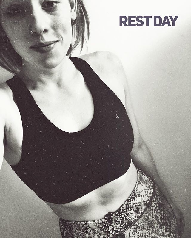 EmaJoyC's tweet photo. REST DAY. Because resting is the most important part of training 🙌🏻 •
On the road to Birmingham for the @nationalrunningshow 💪🏼 Who else will be going?! 😍
•
•
•
•
•
#runner #runnergirl #marathontraining #lipstickandtrainers #runnerlife #runnersof… https://t.co/IEAZliwRdQ https://t.co/TCoBx2LoeG