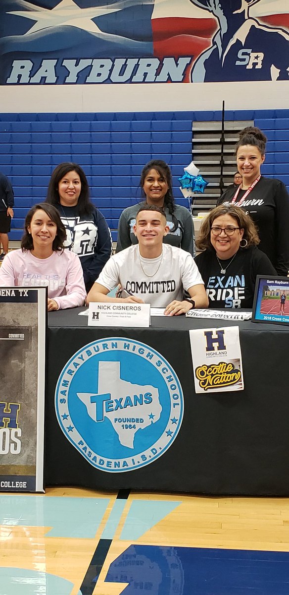 SRHSAVID18's tweet photo. Way to go @Nickcisneros12!! So proud of you!! Congrats on signing to run at Highland Community College. Make us proud. #srhsavid #hardworkpaysoff #runNickrun https://t.co/mWhKzLBMgT