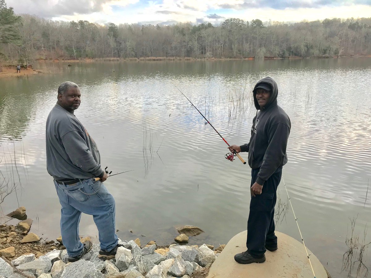 SCDNR's tweet image. Striped bass are beginning to run on Lake Hartwell, and anglers are noticing! To fish for stripers bit.ly/2HfFiuS in the Cherry Farm cove, park at the Clemson SCDNR office and walk. Clemson SCDNR is at 311 Natural Resources Drive, Clemson. bit.ly/2DjBa9b #FishSC