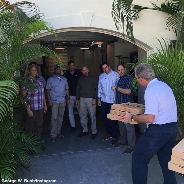 ABC's tweet image. NEW: Former Pres. George W. Bush delivers pizza to federal personnel "working hard for our country without a paycheck."

"It’s time for leaders on both sides to put politics aside, come together, and end this shutdown," he writes. abcn.ws/2FGpqiN