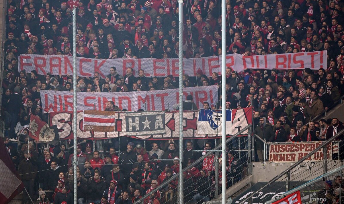 FranckRibery's tweet photo. Danke an die besten Fans der Welt 🙏🏼❤ #fr7👑 #BestFans #miasanmia @FCBayern https://t.co/OPNIu72ylE