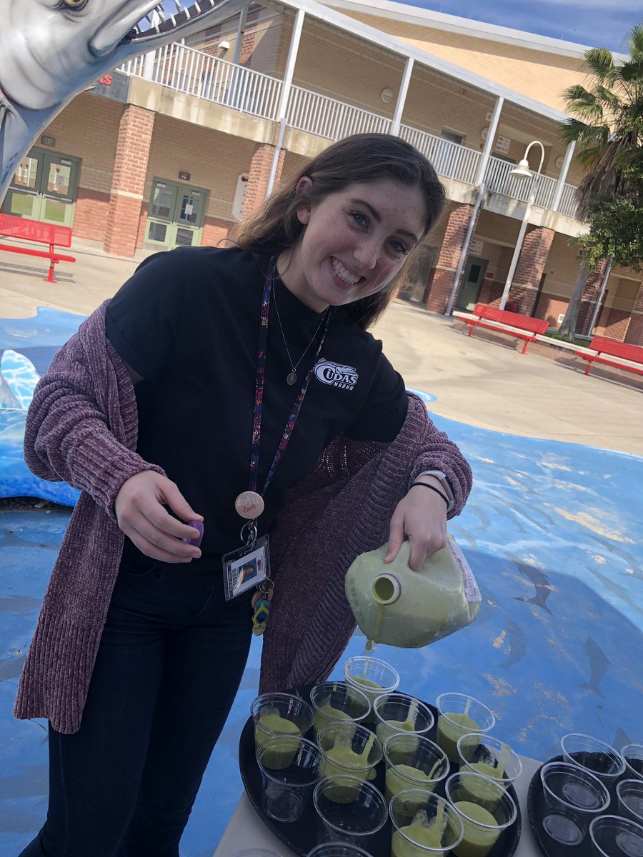 macollins131's tweet photo. #CudasChooseKindness partnered with #GoJuiceNSB to give everyone a fresh start to their weekend 🥤🥤 https://t.co/1Lf3mmU8Du