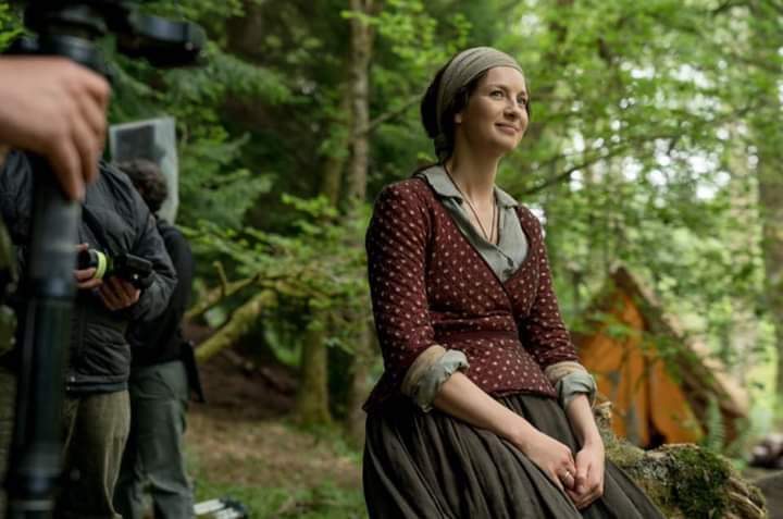 In_Hollywood_'s tweet photo. Cait thinking 😉💭#Outlander #OutlanderSpanishClan #CaitrionaBalfe https://t.co/Ad6fwdVIV7