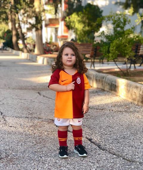 NazTuran13's tweet photo. Iyi geceler gençler 😊😊😊😊😊❤❤❤❤❤ https://t.co/mxgjVtqQjD
