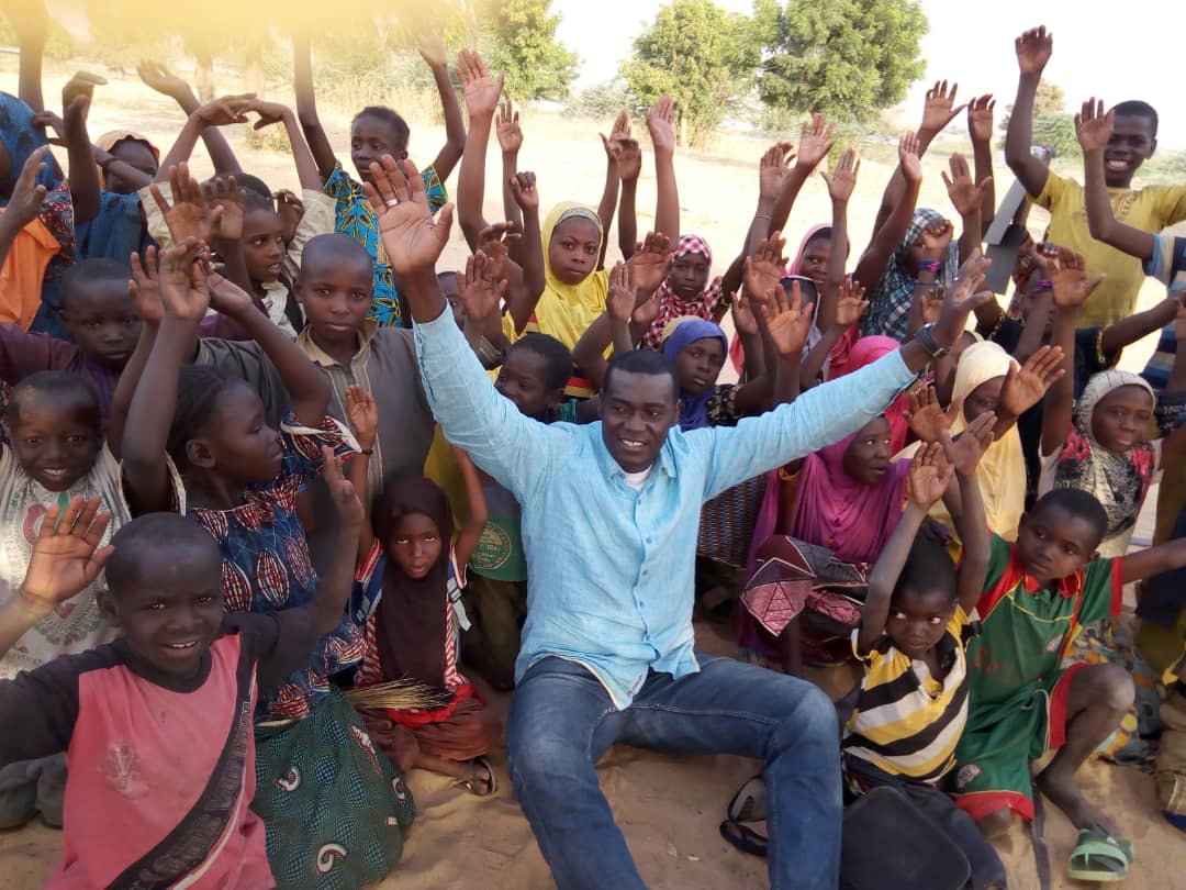 CONIPRATNIGER's tweet photo. Séance de sensibilisation des jeunes et adolescents de #GUIEME sur les #MutilationsGenitalesFeminines et le #mariage des enfants. Avec cette #cible la #Tolérancezero est #possible d'ici 2030.
@morissanda 
@Unicefniger 
@unfpaniger 
@samdefan2 
@arcitoscana 
@nosotras https://t.co/Bnls4jnJ8H