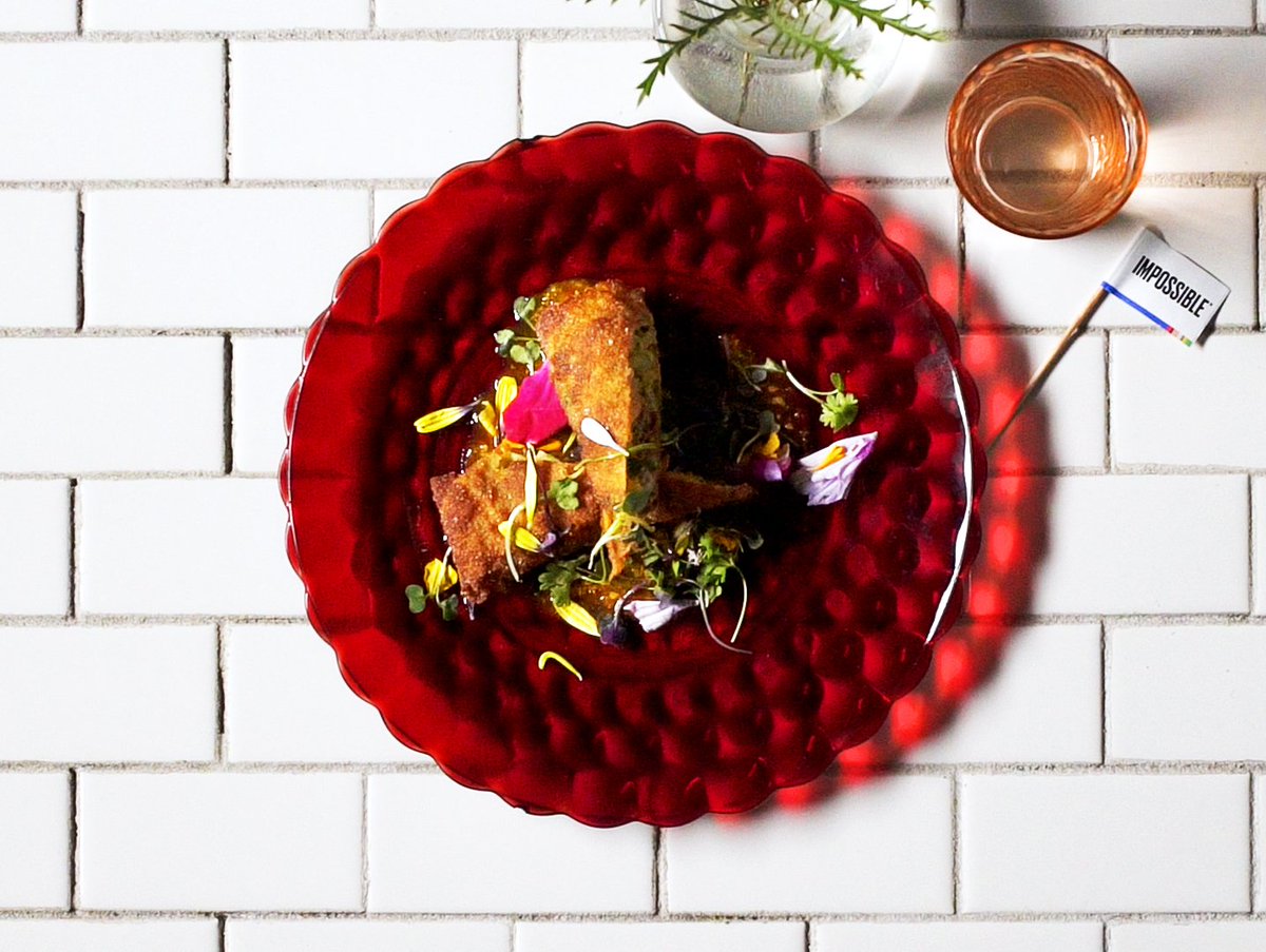 ImpossibleFoods's tweet photo. Spring Rolls are up! And they’re way better with the NEW NEW Impossible™. 200 restaurants are now serving it up! Find it here.
https://t.co/Jj5Cy1wgrv
#CheatOnBeef #ImpossibleFoods https://t.co/7MAcd7gMdI
