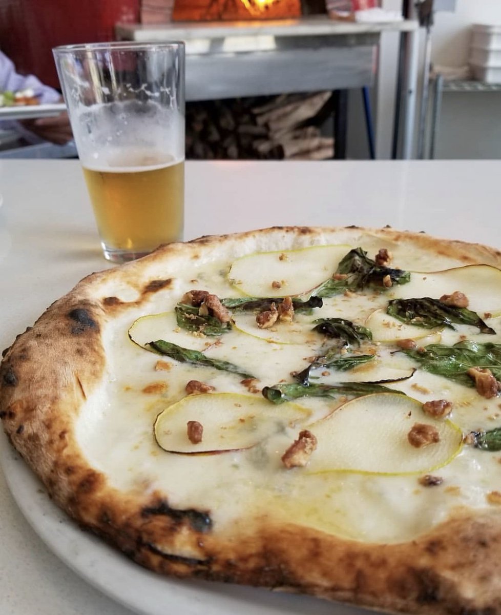 angelinasOC's tweet photo. Pizza &amp; Beer, Italian Style! 
Thanks, @theitalianguy for this photo of our Pere e Noci Pizza https://t.co/N52pV82C5i