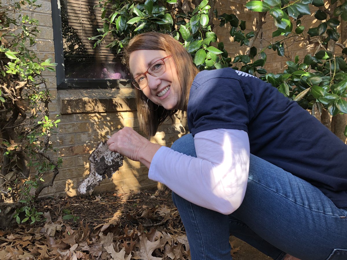 iteach4coffee's tweet photo. 2nd graders dug up lunch trash buried six years ago by 2nd graders.  Sad what stays in our earth.  We need to do better! @FlowerMoundES #StarringFme2nd https://t.co/jyNEKMp8tQ