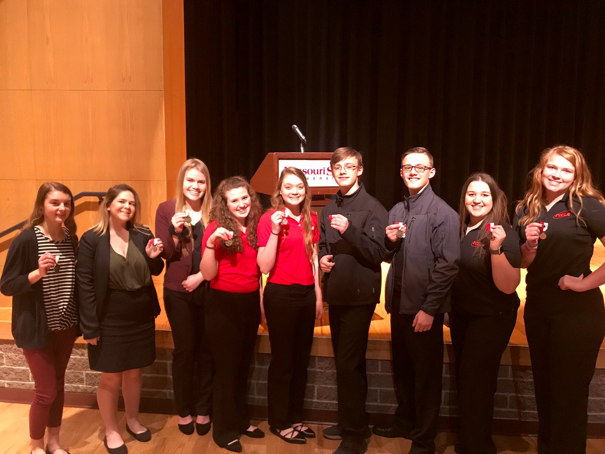 MrsHighfillFACS's tweet image. Student’s hard work paid off today. #Kickapoo #FCCLA represented today with 5 students moving on to state competition! @KickapooChiefs @officialSPS