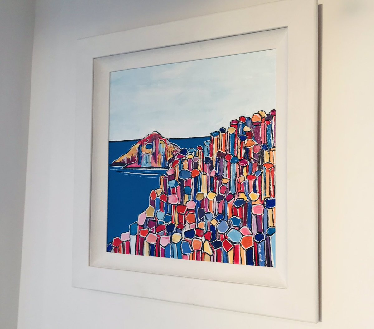 AdrianMargeyArt's tweet photo. A pop of colour framed in white. The #Portrush Studio is open tomorrow (Saturday): 11am - 5pm at the junction of Mark Street & Main Street. #CausewayColours #OpenStudioSaturdays https://t.co/wxX6751bNZ