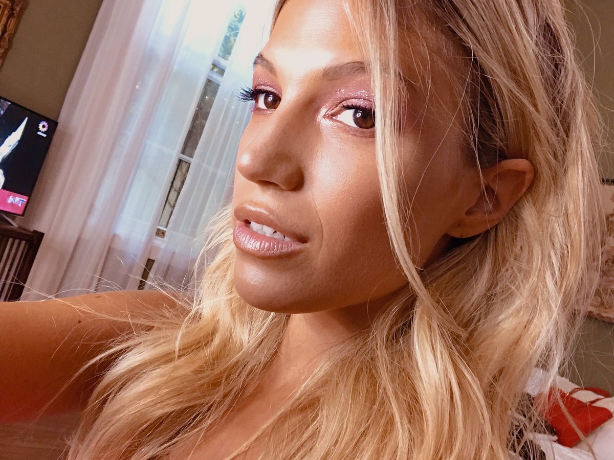 Back <a href="/caras/">Revista Caras</a> ♥️ 
St. <a href="/solmirandaok/">sol miranda</a>  
Makeup <a href="/KennysPalacios/">Kennys Palacios</a> 
Bronceado <a href="/litebrush/">lite brush</a>