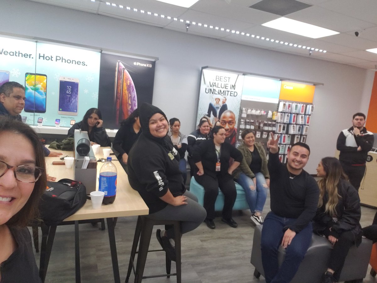 noreen_taylor26's tweet image. Another fantastic night training with B Mobile and team!! Very excited to see the update in the sales portal!!! #theVIPboost #weready #WeGotThis @ariel3_SPG @vip_burson @CastroTuia @MichaelHarnVIP @VIPwireless