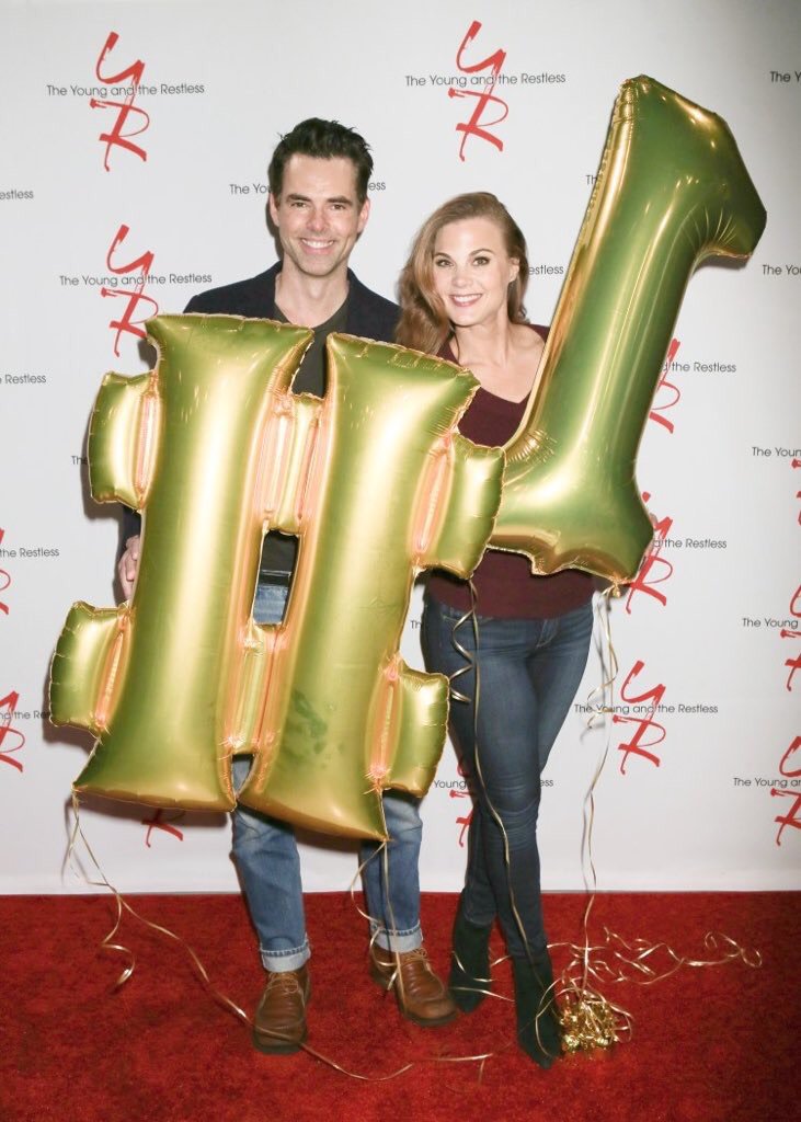 I just love these two. 💜💜💜 @MyJasonThompson @ginatognoni #Philly #ReunitePhilly #YR #1for30