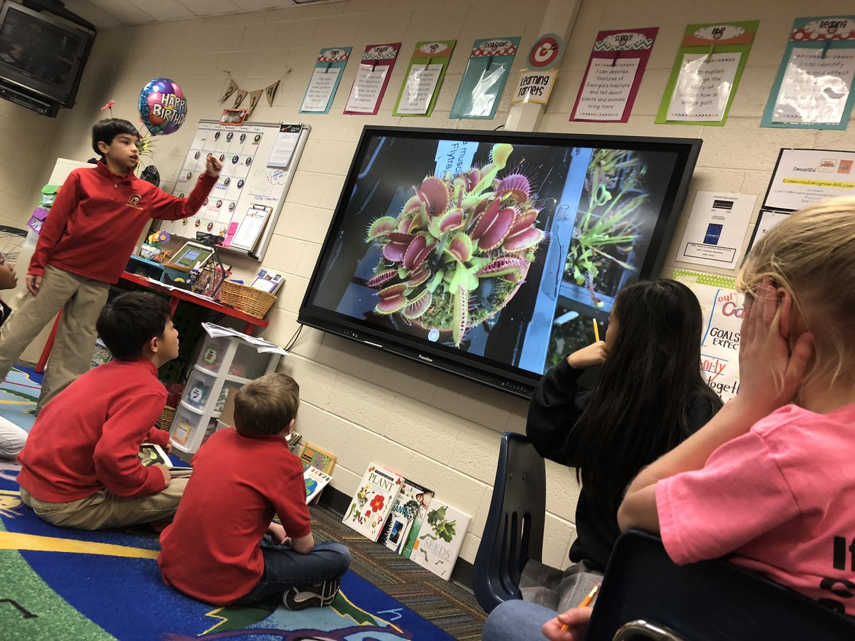 TidwellTweets's tweet photo. Carnivorous plants captured everyone’s interest during science class. #bladderworts #venusflytraps #pitcherplants @GACSpartans https://t.co/v7IA9wvwYj