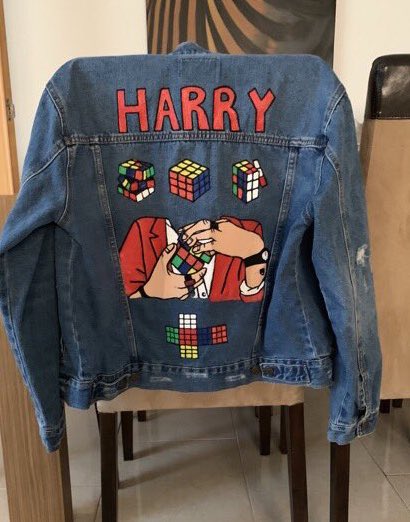 91sdonnylwt's tweet photo. HARRY STYLES MERCH GIVEAWAY

- merch (made by me) of your choice!!
- Rt/ like this tweet
- Idc if you follow me or not 
- ships internationally 
- ends on 1/27 (if this flops i dont know her) 

There’s 3 winners!! Good luck 🥳 https://t.co/tgLyW6D2IG