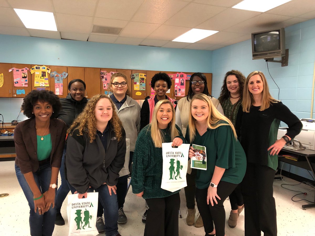 DeltaStateTELR's tweet image. #DSUElemEd majors &amp;amp; Dr. Van Namen visited Grenada HS Teacher Academy &amp;amp; shared why DSU is the best choice when it comes to teacher preparation! Thanks to DSU alumn, Allison Ashmore, for inviting us to her classroom! 

If your Interested in DSU coming to YOUR school, contact us.