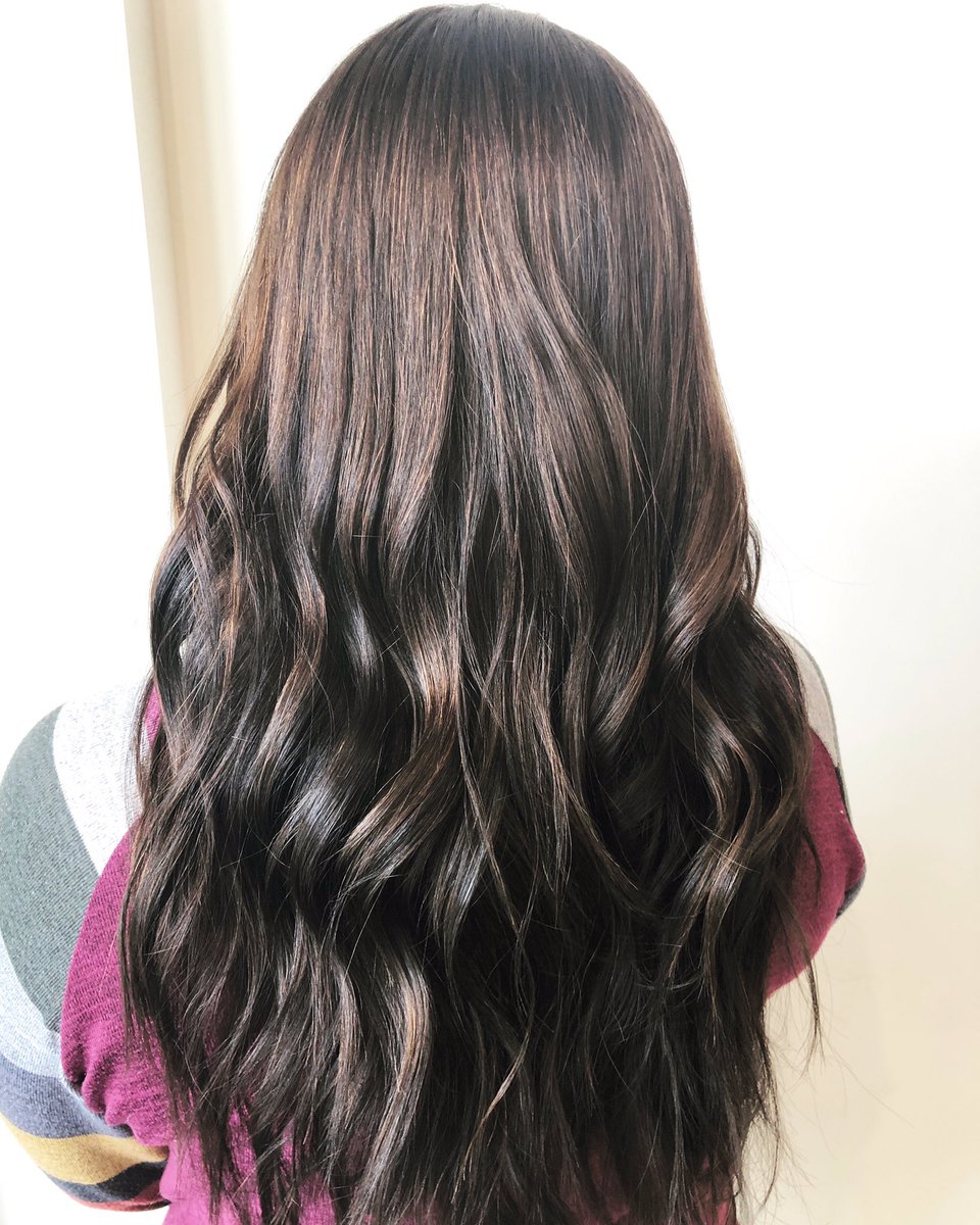 Chocolate Hair Goals🙌🏻🙌🏻🙌🏻 .
Color by Pelo Artist Sarah
.
.
.
#pelosalonspa #aveda #shareaveda #avedacolor #avedaartists #crueltyfree #color #brunette #chocolate #waves #curls #longhair #mn #minnesota #mnhair #mnsalons #coonrapids #behindthechair #americansalon #modernsalon