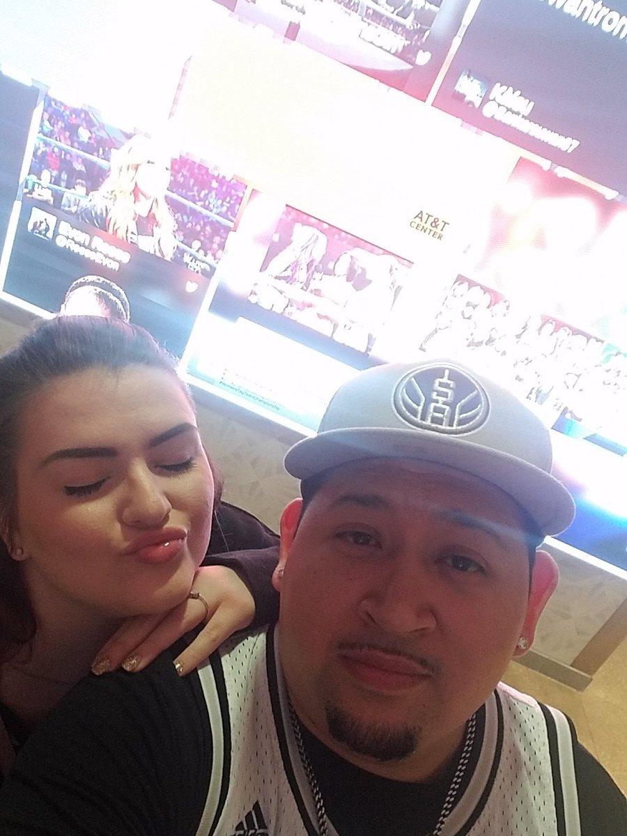 rojas0916's tweet photo. #WWESA @SashaBanksWWE @RhondaRousey https://t.co/9YHS3TrNlF