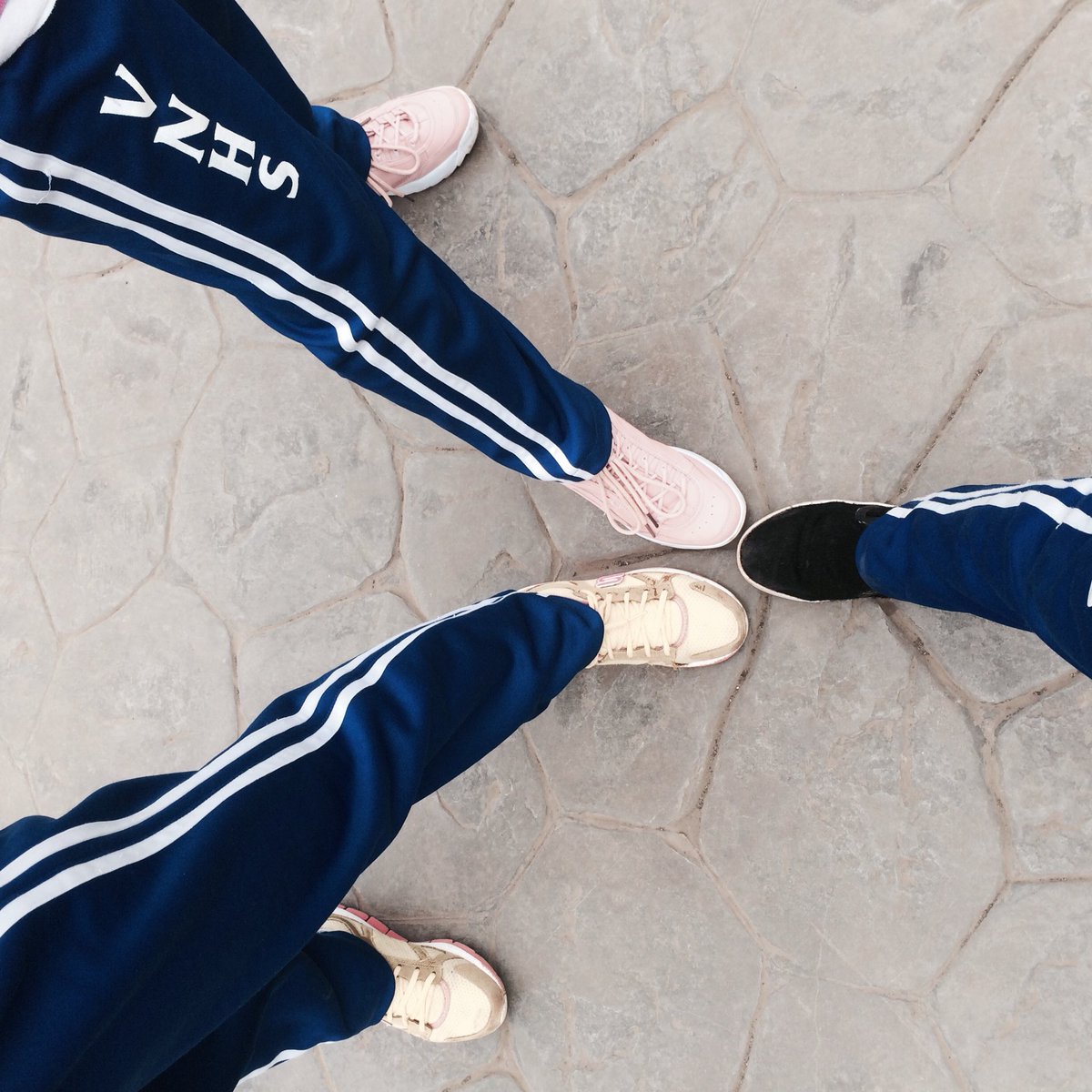 AirhaJean's tweet photo. I really wanted to have cute kiks💖 

-with this G U R L S -💖 https://t.co/nnCRjSU79Q