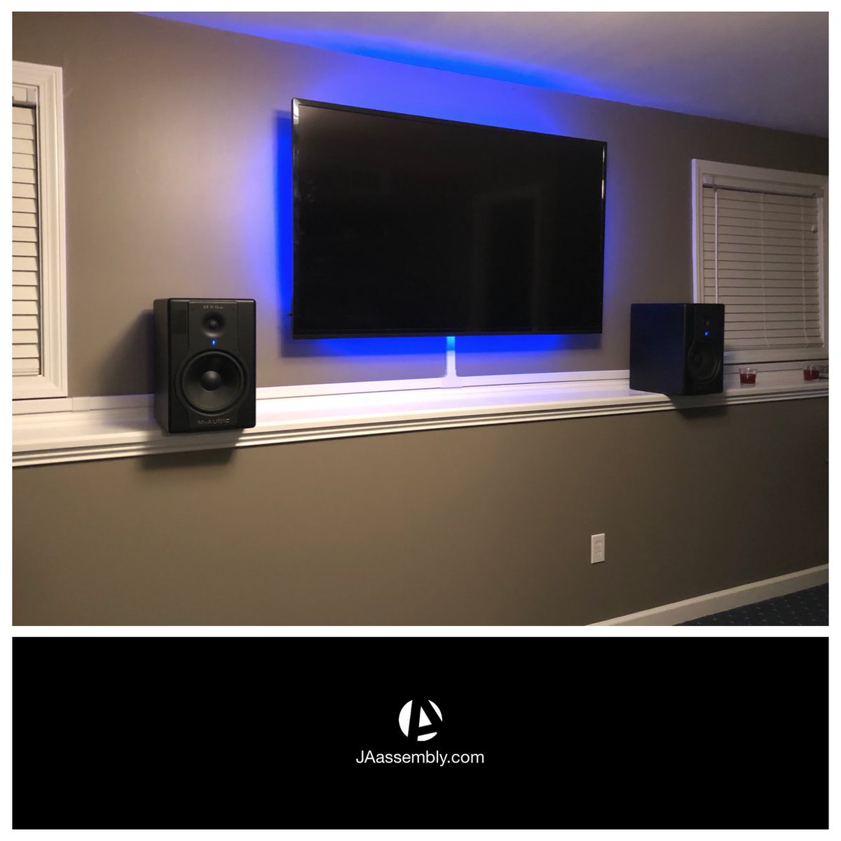 JAassembly's tweet photo. DJ Magic’s ( from Hot 97 ) man cave.  #ledlights #tvmounting #hometheater #mancave #tvmount #led #tvinstallation #modernliving #moderndesign #designer #interiordesign https://t.co/KajWMk3r56