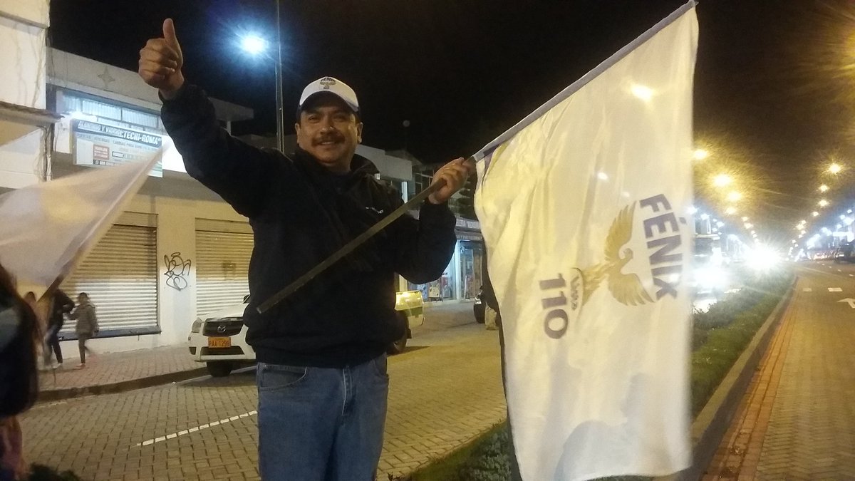 MovimientodeAc2's tweet photo. Somos #Fénix #Lista110 #ConAlmaVidayCorazón
Alegría y gratitud por todo el trabajo realizado de nuestro equipo, vamos por más metas y sueños.
"Trabajo y honradez con visión de futuro". https://t.co/4mg88xtjBB