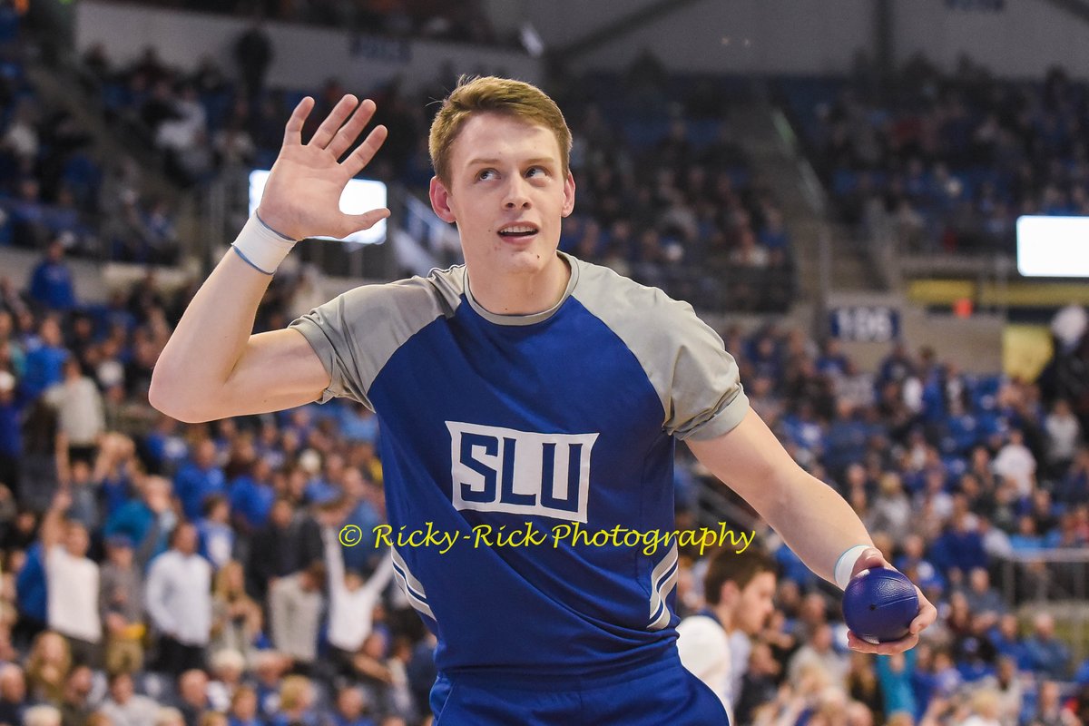 RickyRick_Photo's tweet photo. 1/18/19 @SLUcheerndance performing during the men's basketball game.  #slue #cheer #cheerleader #dance #pompom #dancer #saintsation https://t.co/nVYTxdKjJ0