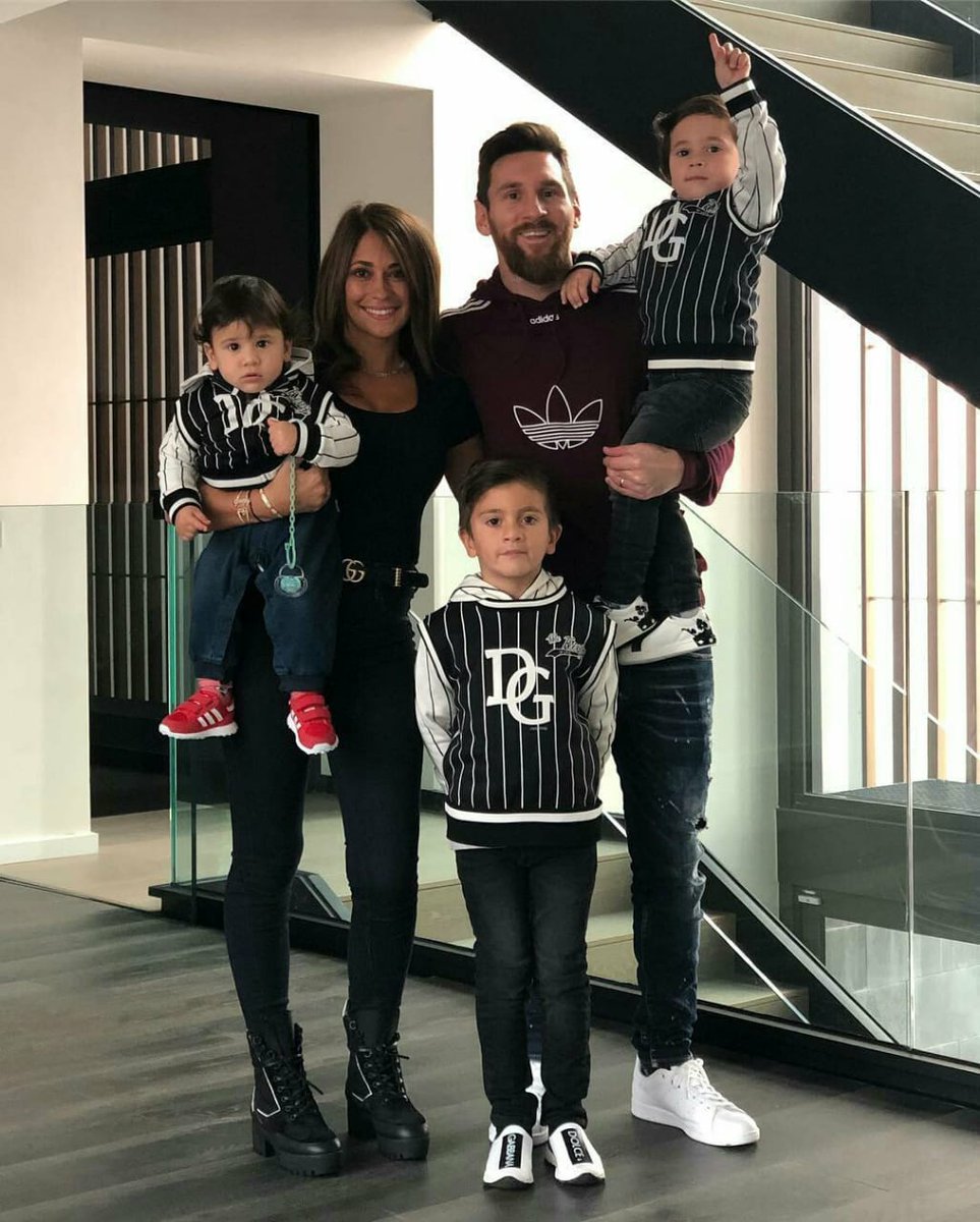 A famly 📸📷 Click
#messi
#Anto