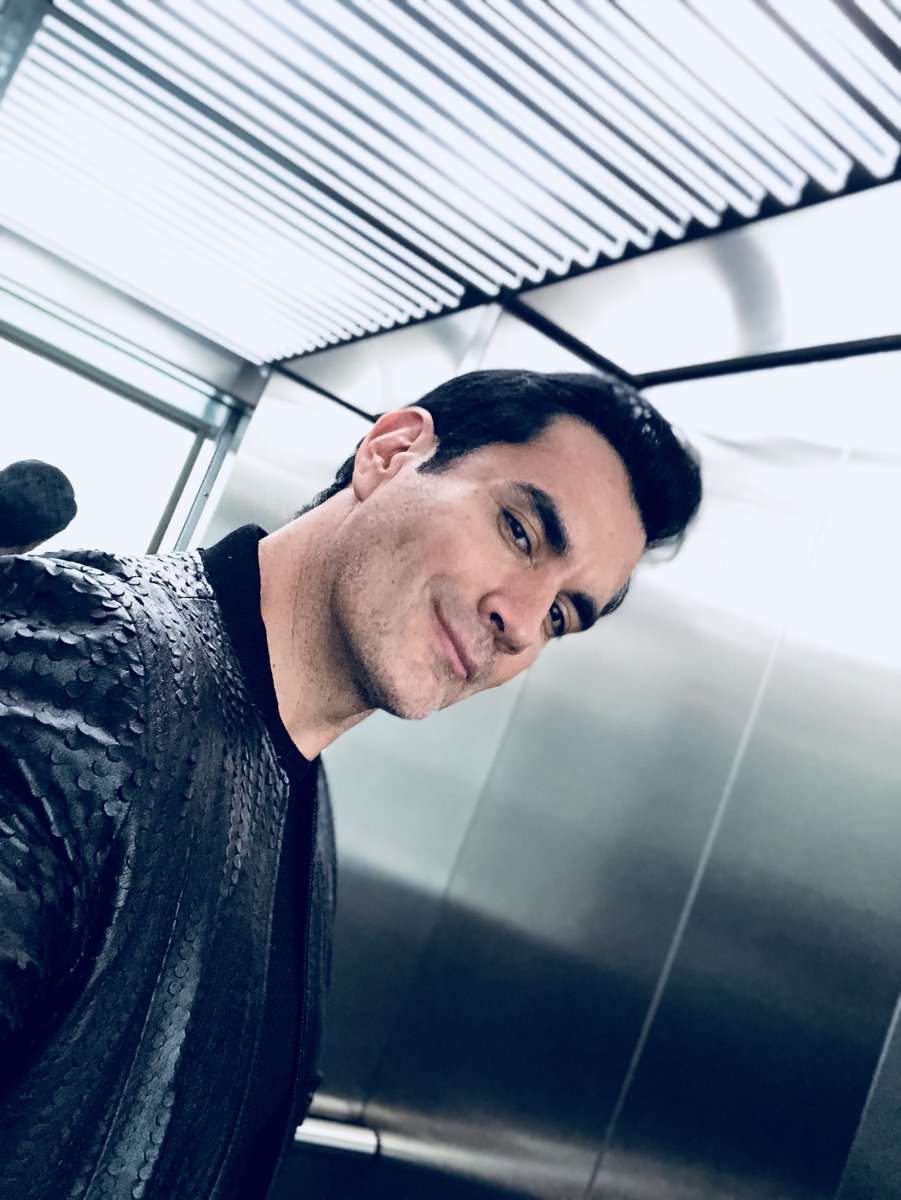 davidzepeda1's tweet photo. “El futuro recompensa a los que siguen adelante, no tengo pena por mí mismo, no tengo tiempo para quejarme. Voy a seguir adelante” / “The future rewards those who press on. I don’t have time to feel sorry for myself. I don’t have time to complain. I am going to press on”B. Obama https://t.co/LGfbzjUD92