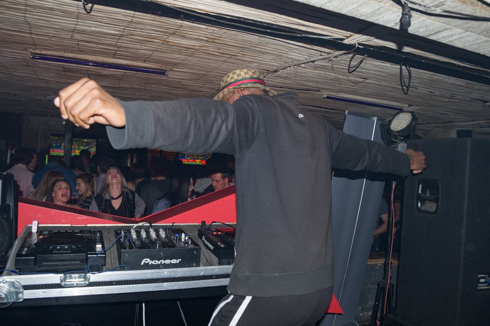 Sonsei6's tweet photo. #WeakeendWeapon Download Now💉🔥
#NewSingleOutNow_Tribute To The Legend #BlackCoffee
https://t.co/7gsrtuzZOq 
This Is An International Tencho Cut That Is Taking Over On House Music Culture.

@RealBlackCoffee @euphonik @DJFreshSA @ChymamusiqRec  @Mack_Thabiso  @DacapoSA https://t.co/wWhOeNcrtD