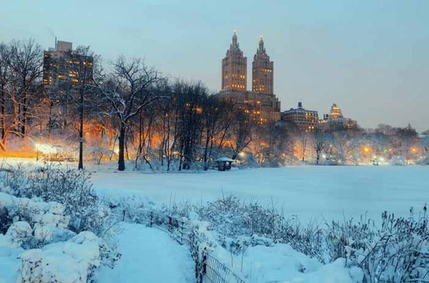 Good night from frigid Central Park,..brrrr. Stay warm, sleep tight.  #NYC. #Manhattan #SnowInNYC #jogging #PolarBearClub #CrazyNewYorker  #WinterInNYC  #WinterWonderland #centralpark