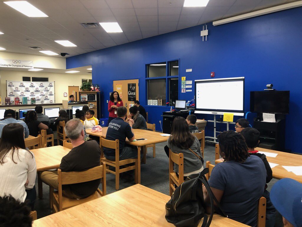 CPMS_OCPS's tweet photo. Thank you Mrs. Alvarado for hosting our IB Night last night. Our IB program is growing!!! Thank you to all of our College Park families! #collegeparkmiddleschoolocps #ocpsschoolchoice #Advancedocps #IBProgram https://t.co/Lzm56hoVLt