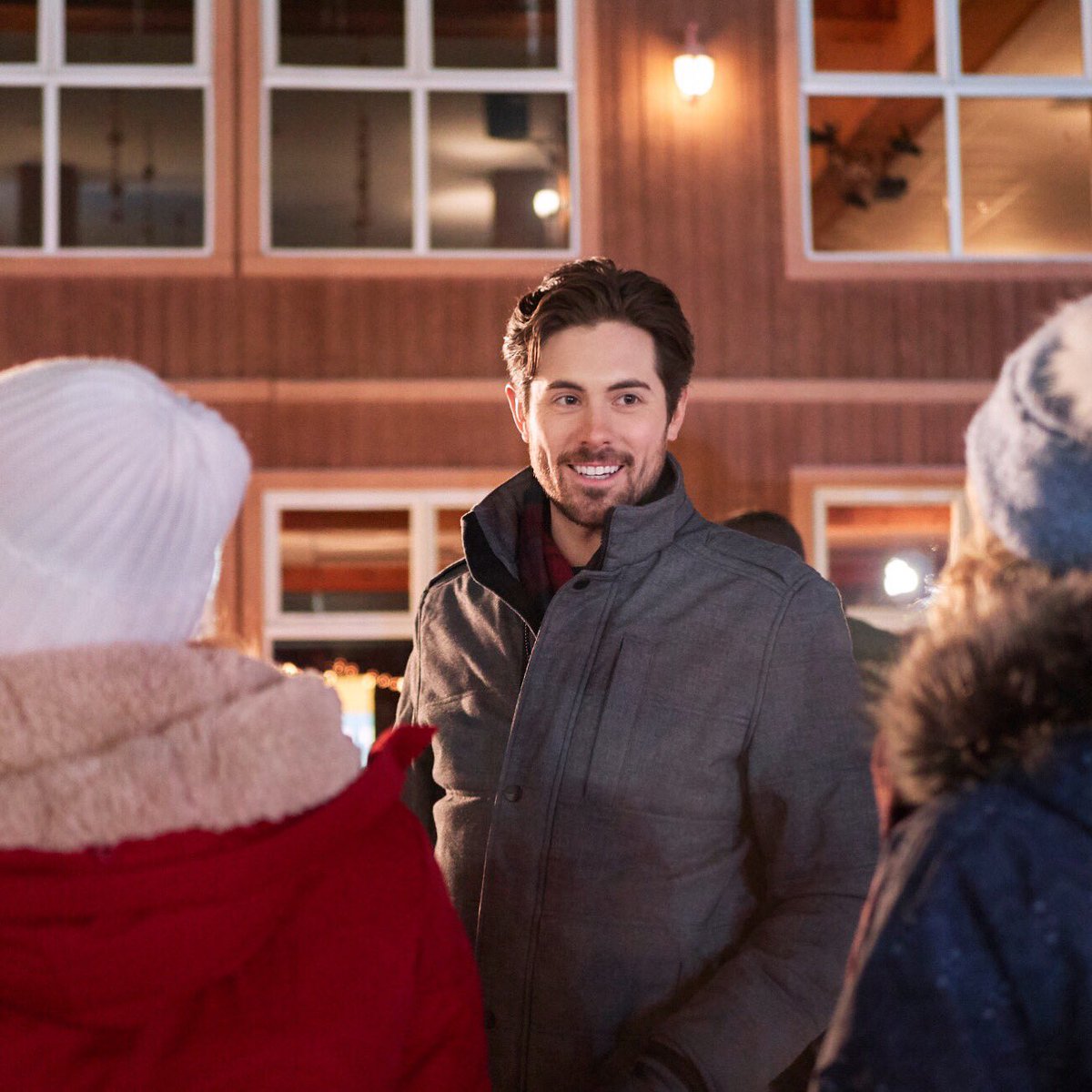 HunksOfHallmark's tweet image. I’ll be his princess in any season 👑 #ChrisMcNally #AWinterPrincess #Winterfest #Hallmark #Hallmarkies
