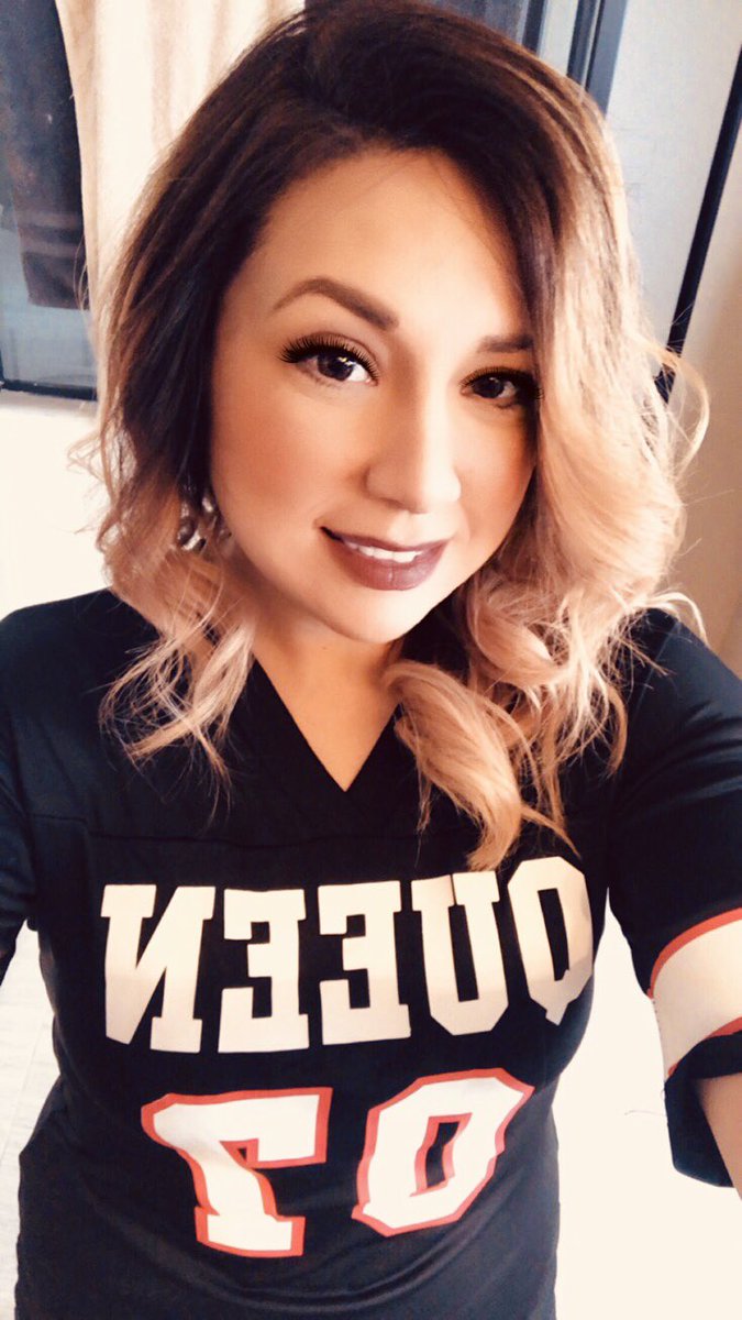 QueenDNAA's tweet photo. TGIF! Ready for the asylum league ! Are you guys ready ? If you haven’t already sign up whatcha waiting for 🤯
#asylumleague #TGIF #gamergirl #Twitchkitten #twitchgirl @ShoutGamers @sgh_rts @shoutrts #pubgmobile #pansanity https://t.co/qnk4JOfNUv