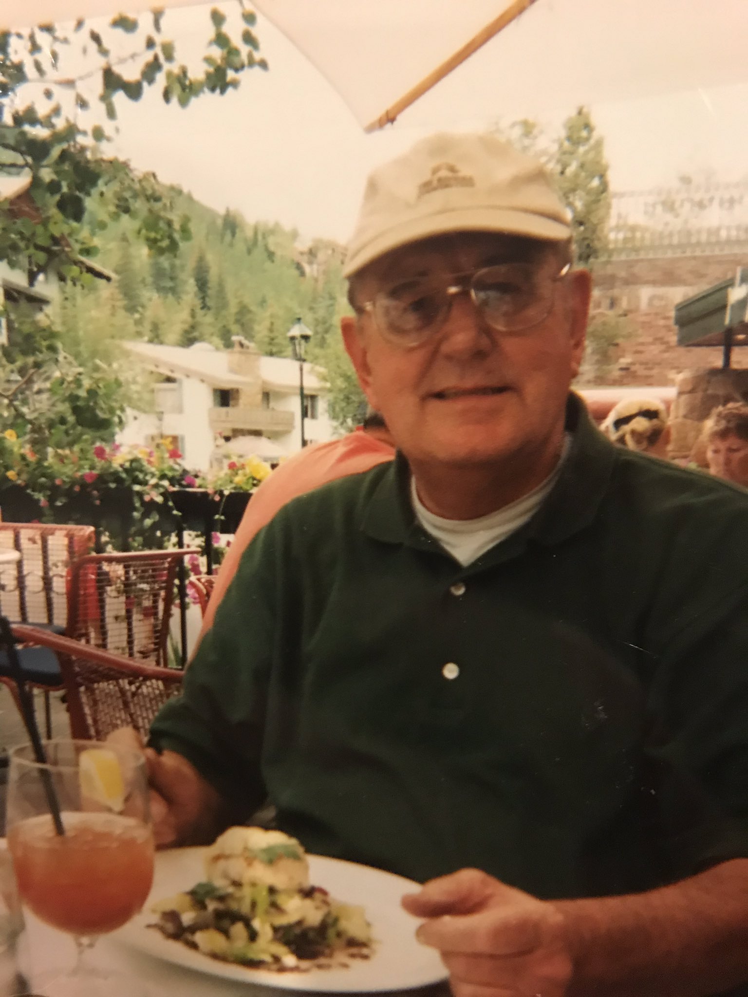 Chris Vanderveen on Twitter "Wrote an obit today for my father. One of