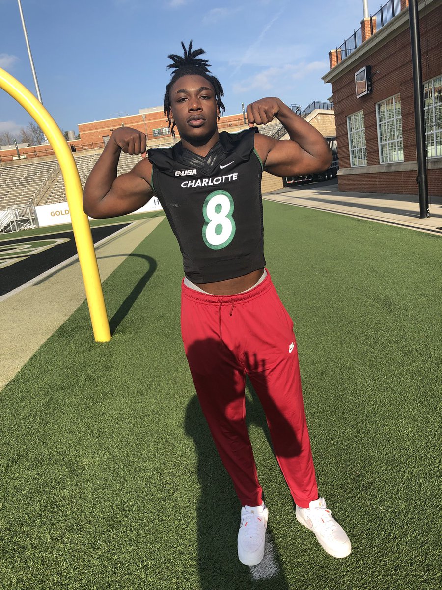 QTWilliams08's tweet image. I am truly honored and blessed to receive my 4th offer from UNC Charlotte 🖤💚 #49ers #UNCC