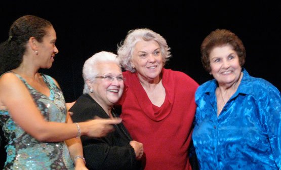 NJVerismoOpera's tweet photo. #ThrowbackThursday

#ThrowbackThursday

Lucine Amara with .@Marilyn Horne .@pitthornemuseum
and Tyne Daly .@tynedalyonline

Tyne Daly at an event https://t.co/LHF2Wl42YF