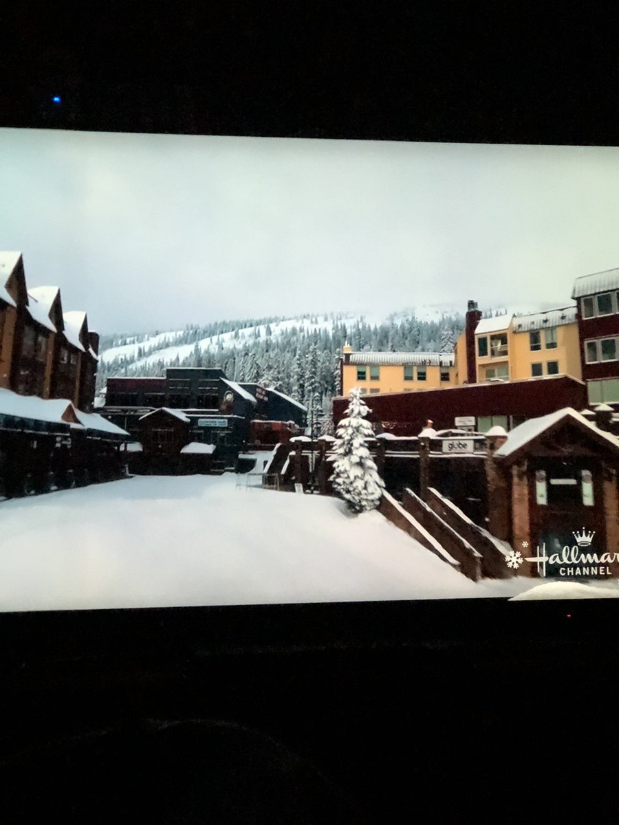 RonHayn44510043's tweet image. As always, the settings are Beautiful! @hallmarkchannel #AWinterPrincess