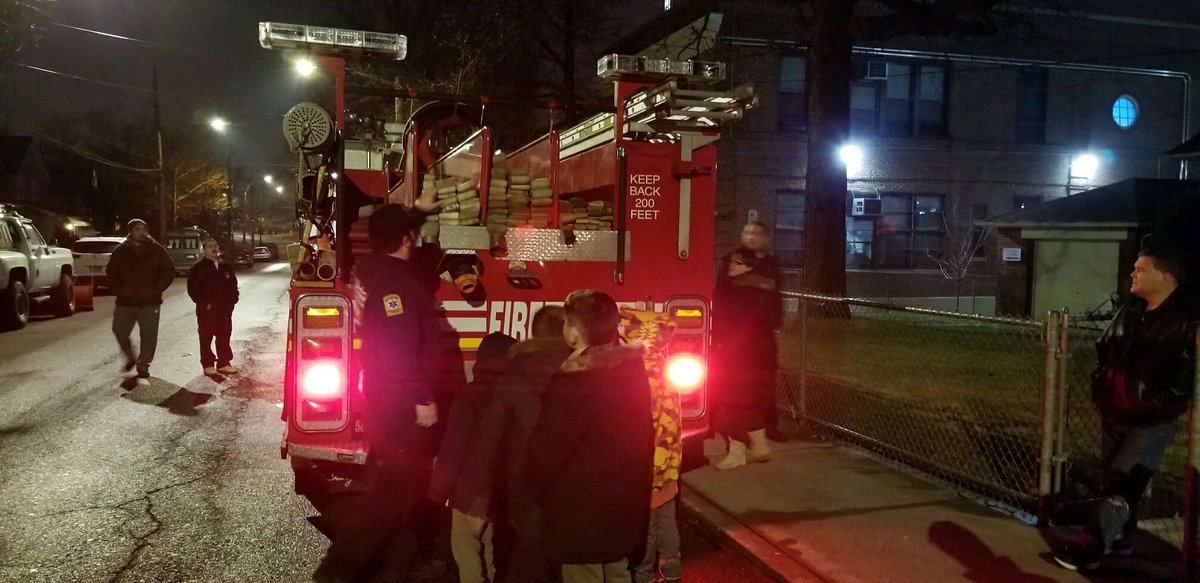 metrofireassoc's tweet photo. Our members conducted a show/tell demonstration tonight for some of the members of Cub Pack 41. They learned about what firefighters do, what equipment they use, and got a tour of our engine. #metrofireassoc #showandtell #cubpack41 #bsagync #silive https://t.co/iM651ntkfu