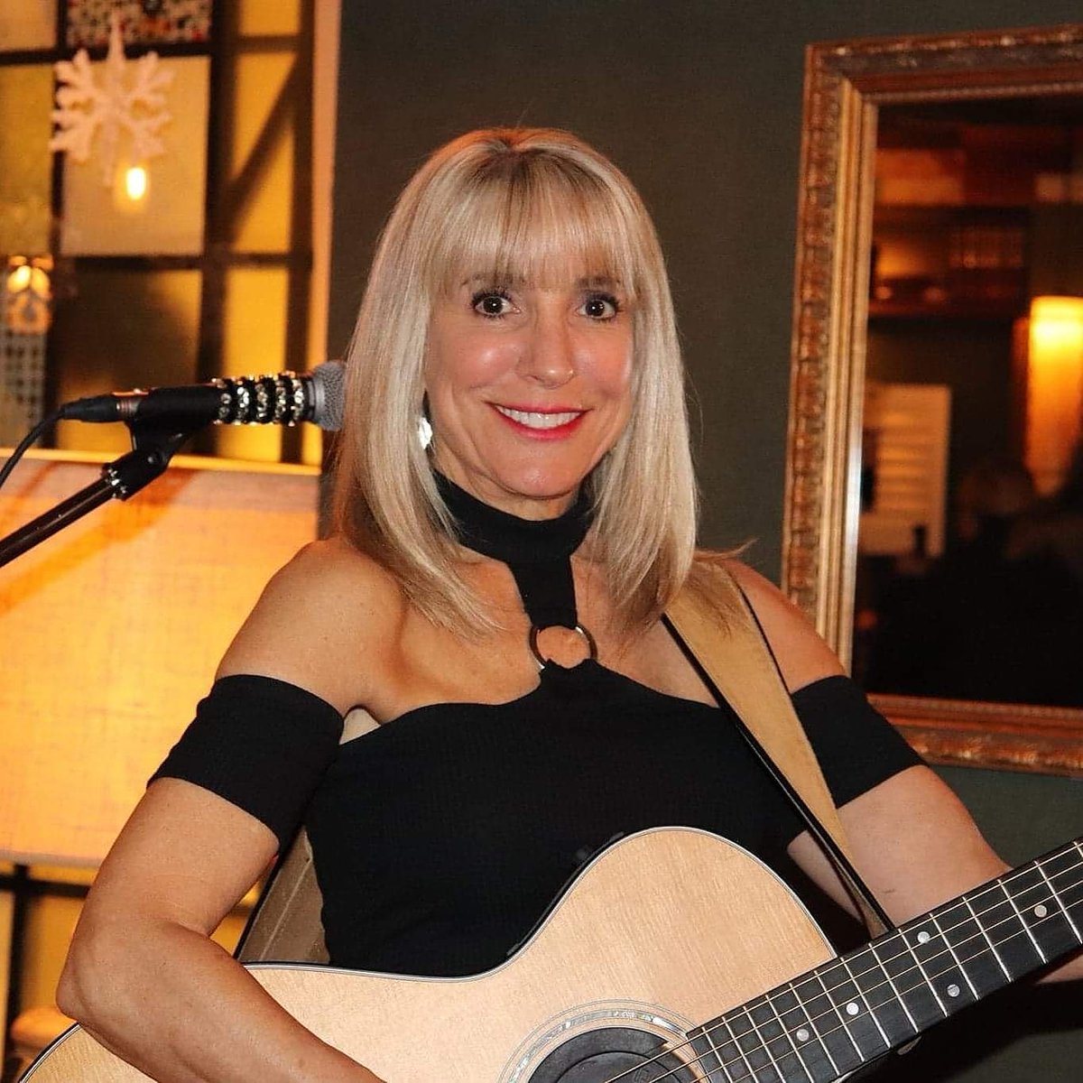 CoachHouseVan's tweet photo. Live Saturday from 8pm: Diane Warren will be strumming solo acoustic rock covers. Swing by for a delicious hand thrown pizza! See you at The Coach House 
#coachhouse #northvancouver #northshore  #mtseymour #lynnvalley #lonsdale #grousemountain #deepcove #vancouvermusicscene https://t.co/3mFAiCn2Ql