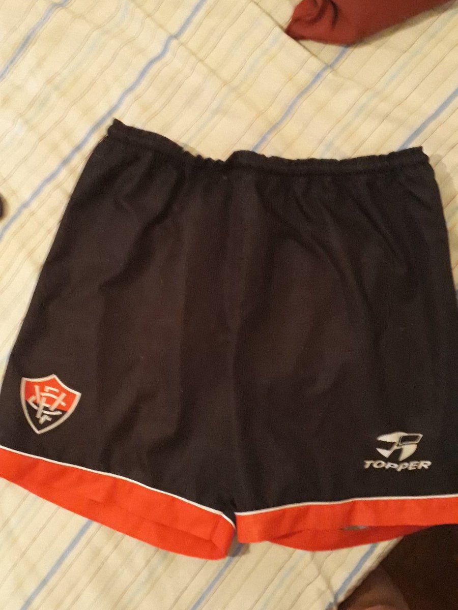 LUCIANOMELLINO's tweet image. Short del Vitoria. Veraneo en Bahia en el 1 a 1 del Carlo. Sin suspensor para soportar el calor Baiano #shortchallenge