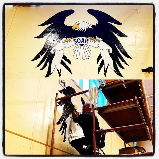 RyanJHong's tweet photo. Day 93: Pretty amazing to see this talented person free paint our new school logo on our gym wall without any sort of template. #vsblearns #vsb39 #paint #painter #schoolmascot #SOAR #talentedpainter Learning w/ @mrfishersclass #thelearningneverstops #lau… https://t.co/o6k10TS7hf https://t.co/gscrNmCCVs