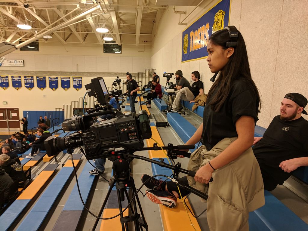 BatesProduction's tweet image. #batesbroadcastvideoproduction #students at it again!  @stadiumhigh for #highschoolhoops.  A first for us!  @batestech #handsonlearning #somuchfun #ourstudentsrock