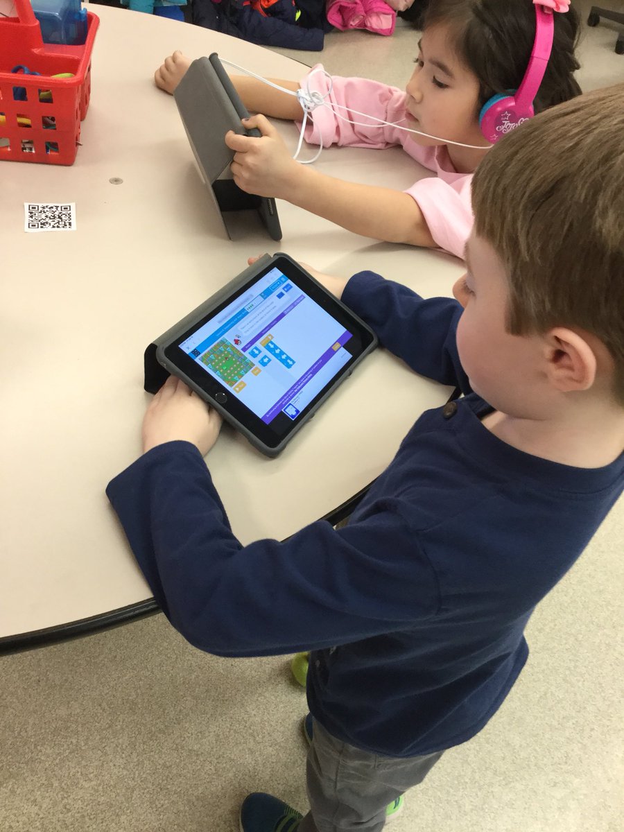 AllegraAcaster's tweet photo. Today we did our first @codeorg “plugged” activity and we had a blast! We can’t wait to keep learning the basics of code! #coding #codeinkindergarten https://t.co/dWHLXU5w3F