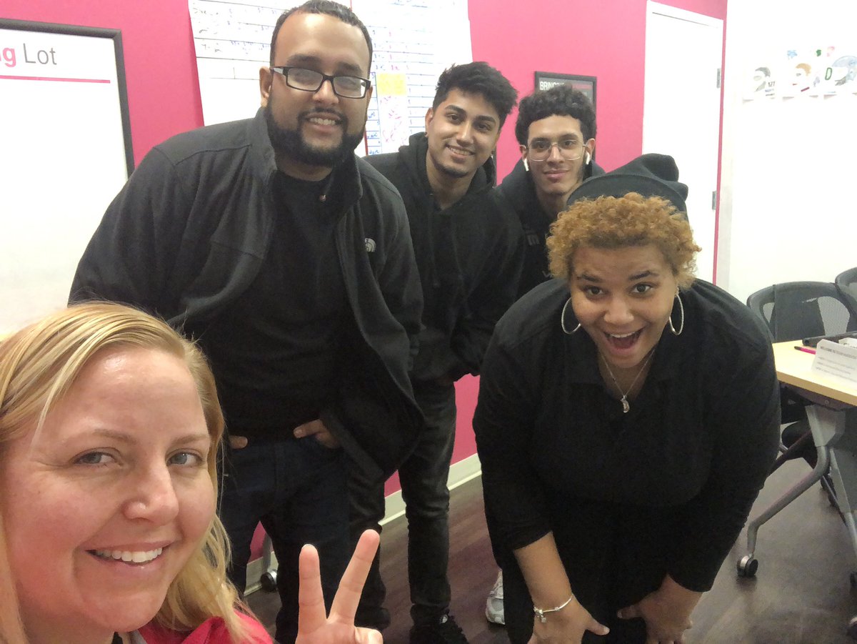 MagentaJayQ's tweet photo. #READY #PhillyMLC #BeYou #bestplacetowork @TMobile https://t.co/qBg3DC9UWC