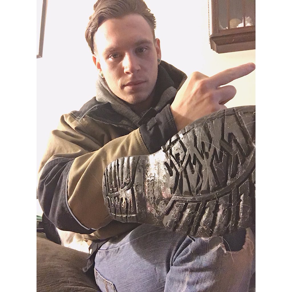 EndreMas's tweet photo. Heading out for the night. I’m expecting it to be sub funded so don’t disappoint fags. Be around tonight for some late night draining #alpha #cashfag #CashMaster #FinancialDomination #Findomfeet #finsub #humanwallet #footmaster #Humiliation #paypigs #cashrape #footfag #tribute https://t.co/yTax62v1cM