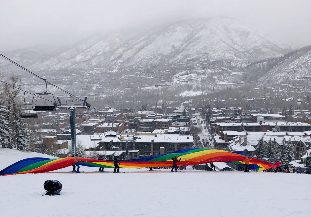erinjkuhn's tweet photo. Thanks @aspengayskiweek for such a GREAT experience this week - we so enjoyed getting to know your attendees and hope to see them again when they travel to the UK! 🇬🇧🏳️🌈
#lovegreatbritain #LoveIsGREAT #flyingproud #flyba #UKinCO #SOURCEmixers #aspengayskiweek #agsw https://t.co/b5sS7mhlGq